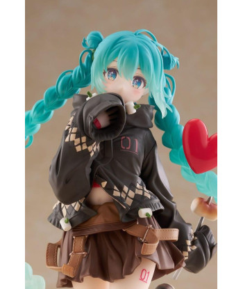 Figura Taito Hatsune Miku Fashion Outdoor - 18cm - ¡Estilo y Aventura Vocaloid!